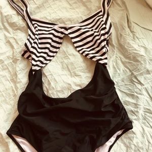 NWOT Cupshe bathing suit